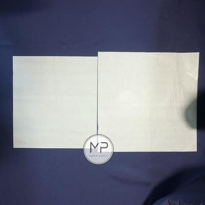 

Jual Kertas Nasi Kfc polos/ Kertas mekdi / Kertas Nasi Anti Minyak 25X25Cm - (100Lbr)