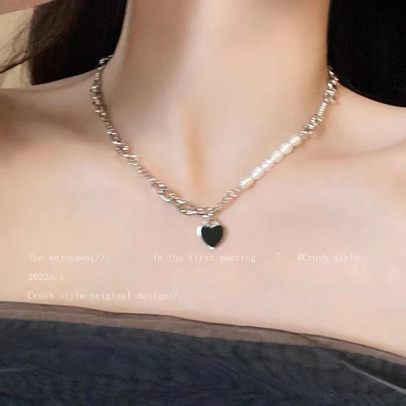 Kalung Rantai Kerah Mutiara Alami Bentuk Hati Warna Hitam Untuk Wanita