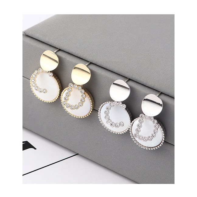 LRC Anting Tusuk Fashion Platinum Plated Gold Cd Letter Disc S925 Silver Needle Earrings Y62771