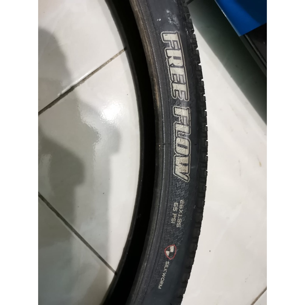 BAN SEPEDA MAXXIS 26 X 1.95