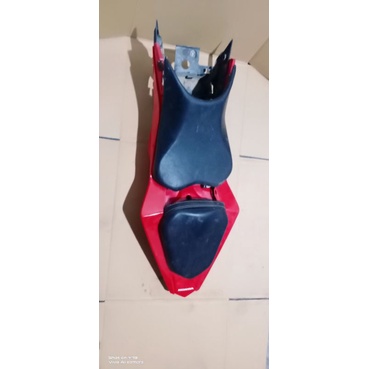 body belakang set cover body cbr150r k45G facelift  warna merah putih hitam