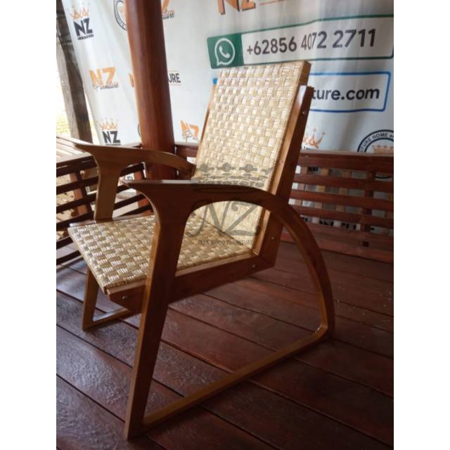 Kursi Jengki Ayunan Rotan