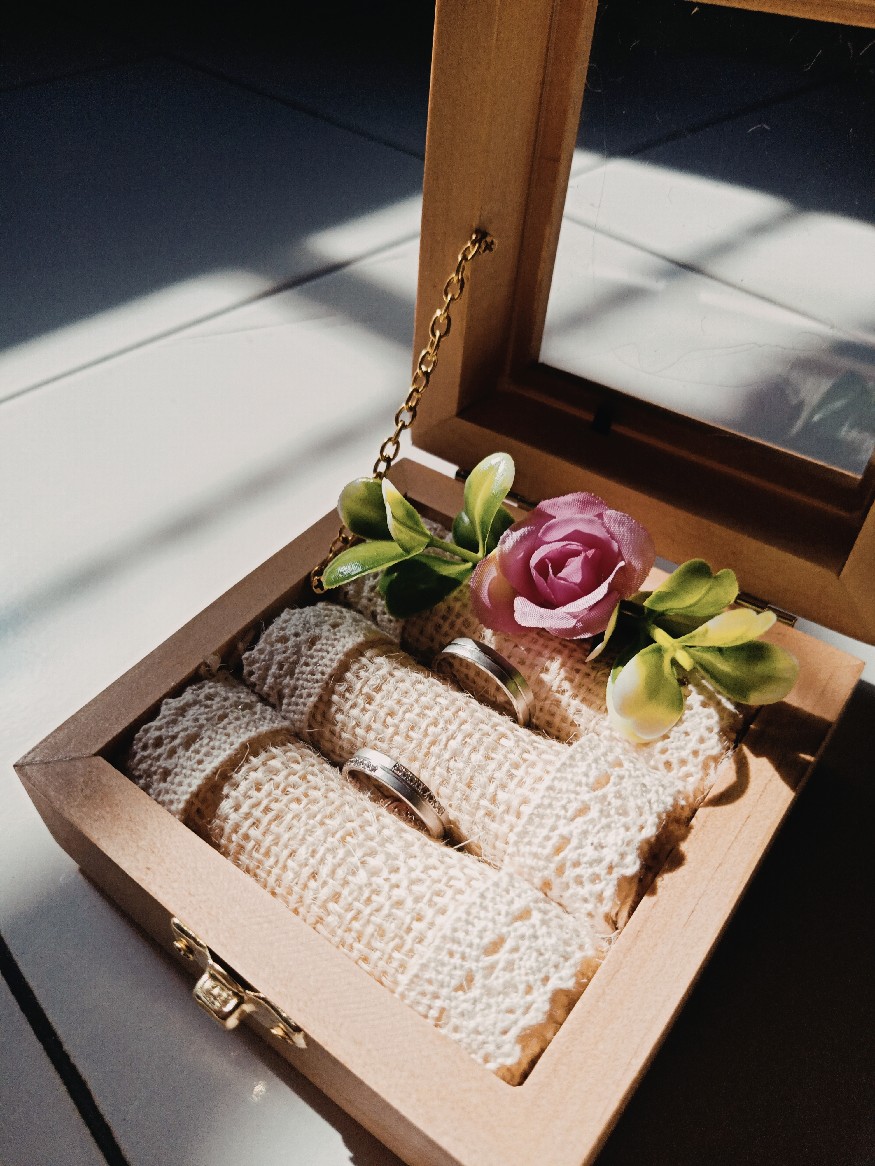 Kotak Cincin Kayu Kecil + Bunga Untuk Seserahan/ Lamaran Kc