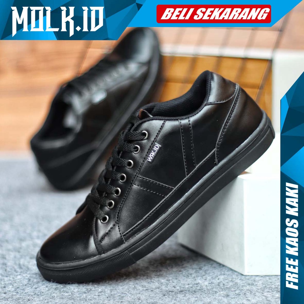 MOLK Sepatu Kasual Pria Sneaker Hitam Simple Murah Original Footwear