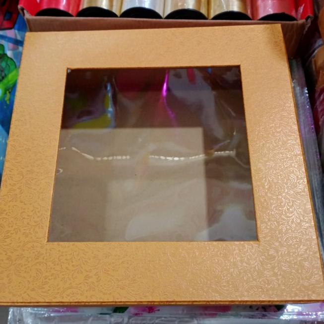 

kotak kado 22x22x7