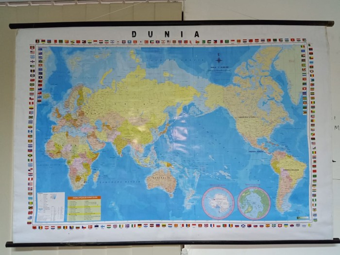 

Peta DUNIA 185 cm x 125 cm x 6 cm