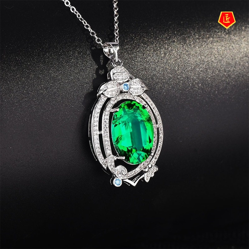 [Ready Stock]Emerald Pendant Luxury Full Diamond Flower Necklace for Women