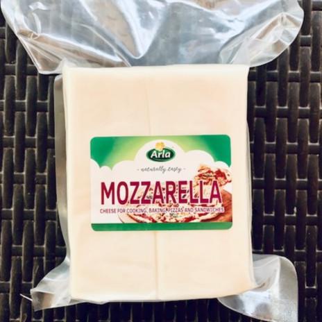 

Big Sale Mozzarella Arla Block Pizza Topping 1kg murah, enak, mulur Big Sale
