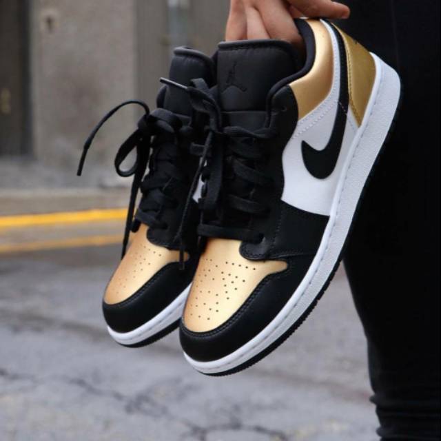 nike air jordan 1 low gold toe