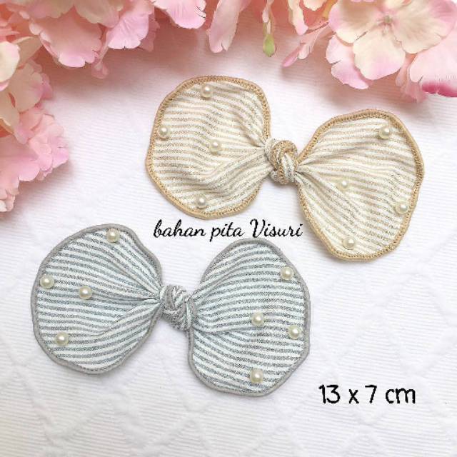 Aplikasi Strippy Ear Bow With Pearl