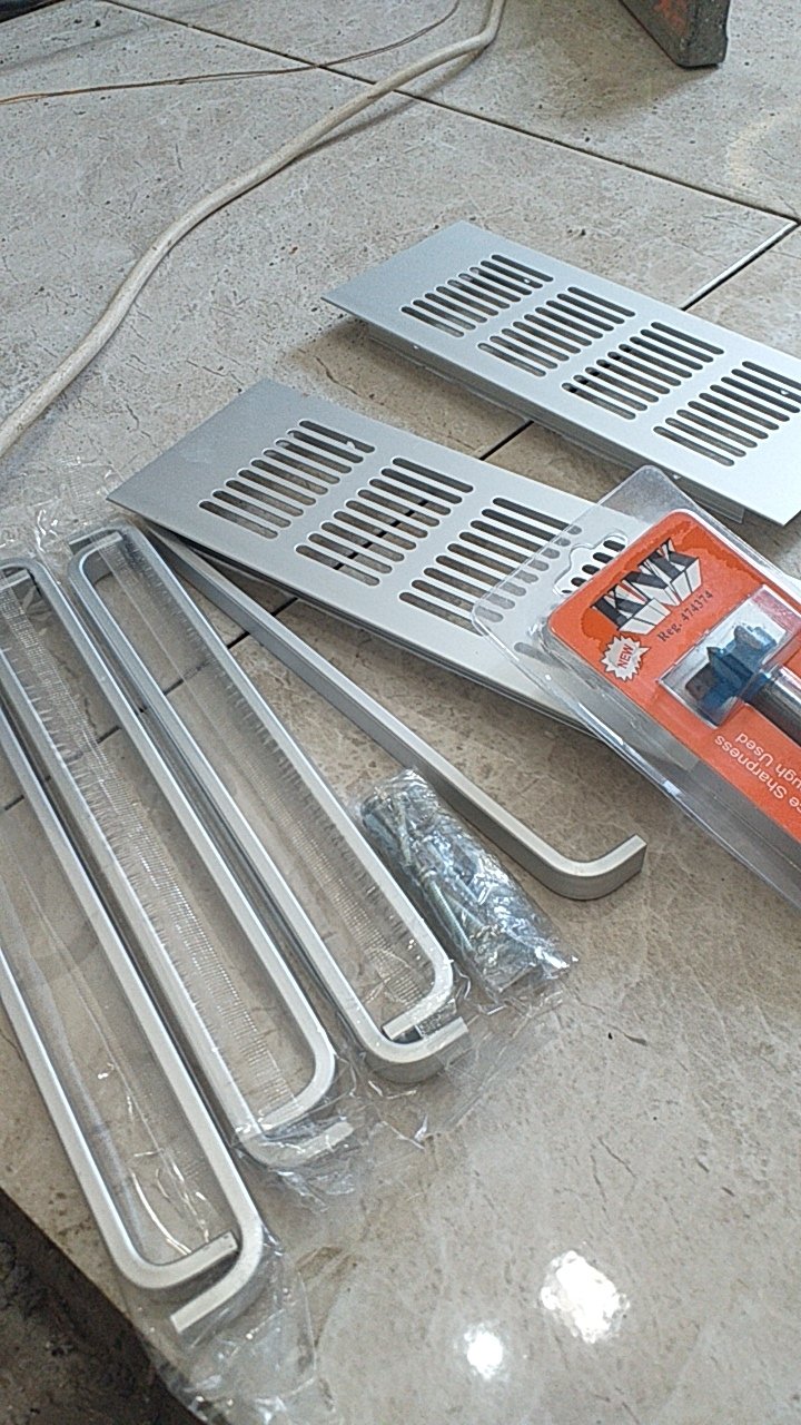 Tarikan Laci/lemari 192mm Aluminium