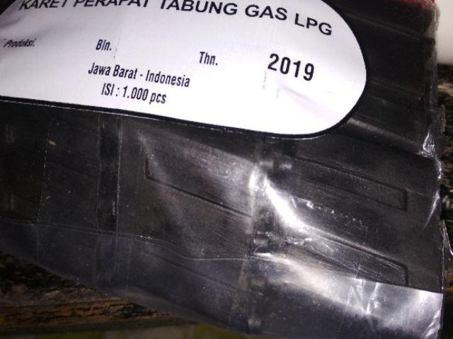 Karet Kaki Meja Kursi Dan Rak Besi Hollow 4x6 Full (padat)