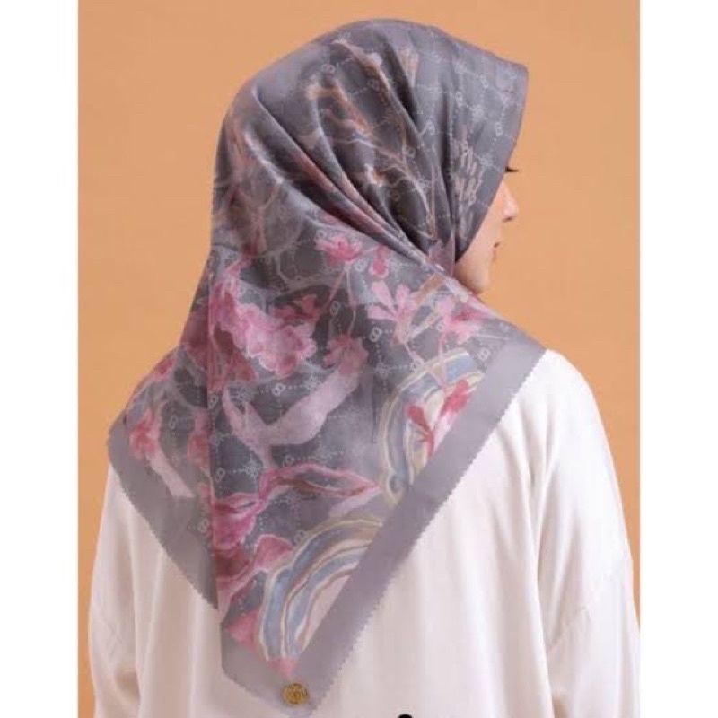 Buttonscarves x Ria Miranda The Xanadu Series Lava Preloved