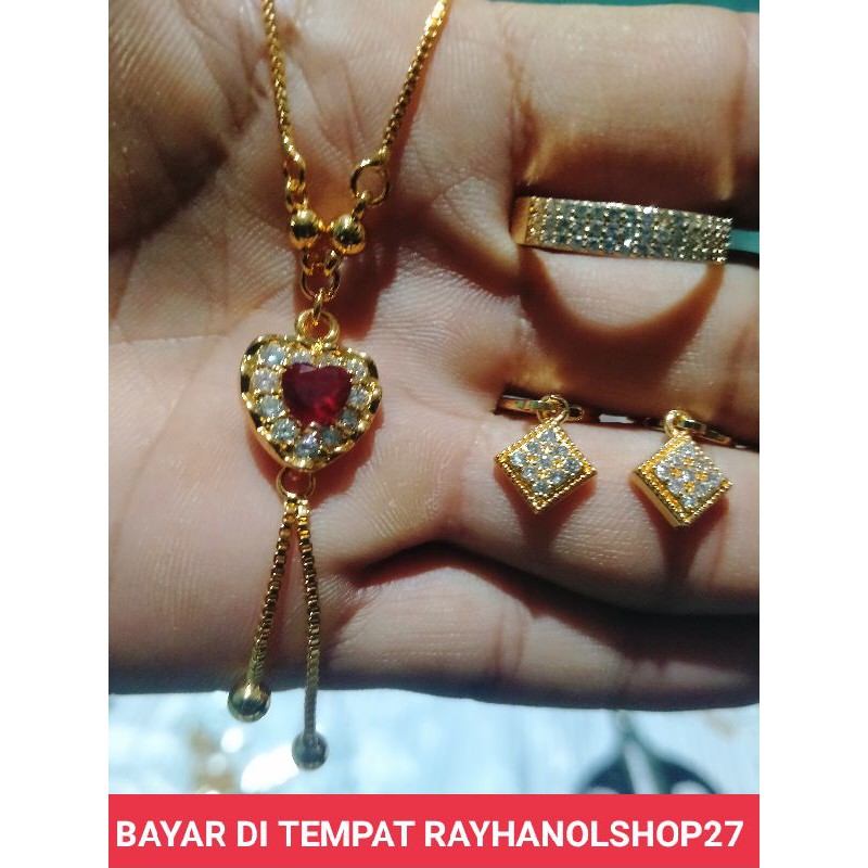 PERHIASAN WANITA TITANIUM SET ANTING CINCIN KALUNG LIONTIN GIOK MERAH FULL PERMATA CRISTAL PUTIH 22K