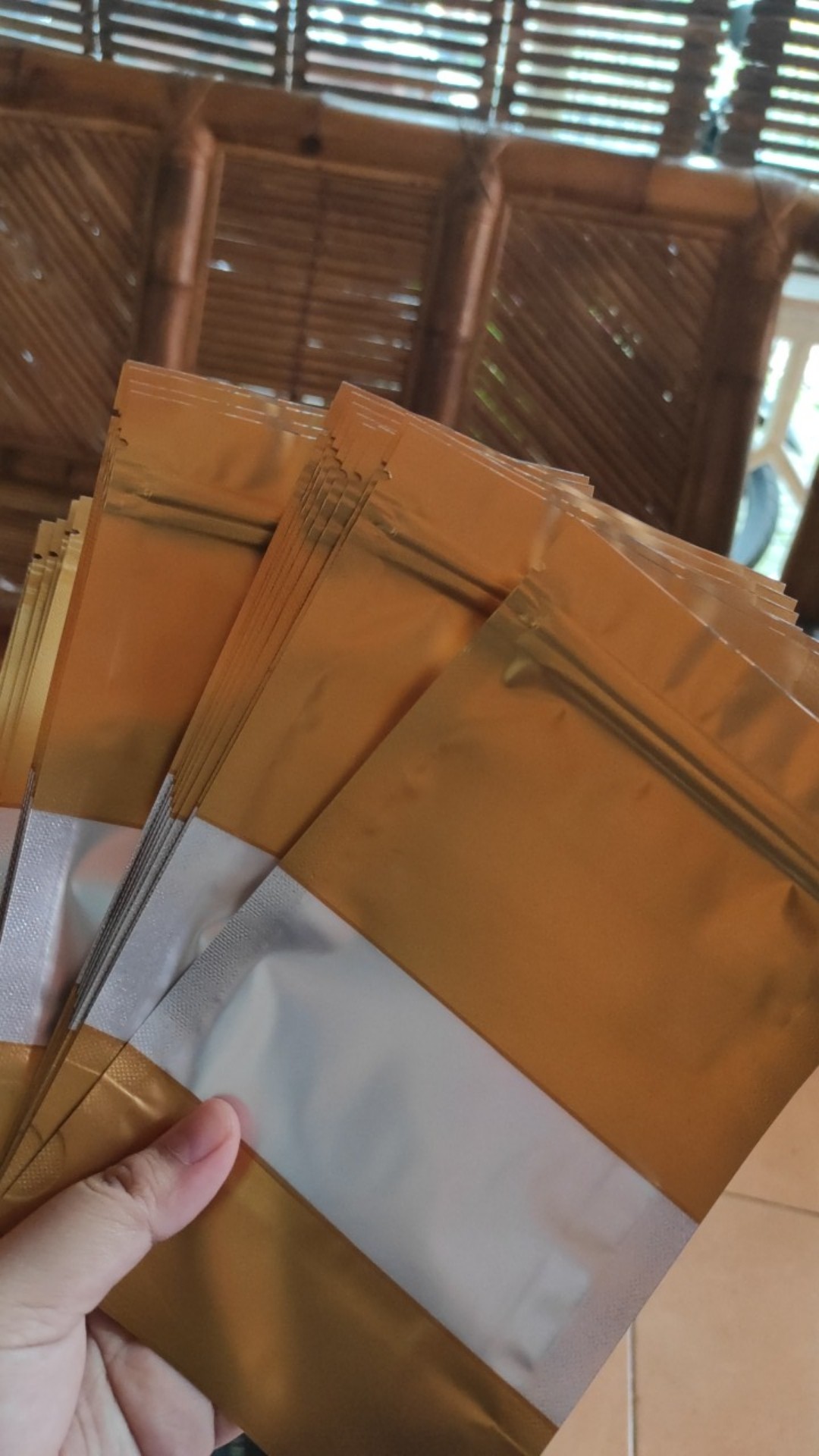 Standing Pouch Gold Metallic / Plastik Gold Metallic Premium Kemasan Makanan Murah 12cm X 20cm