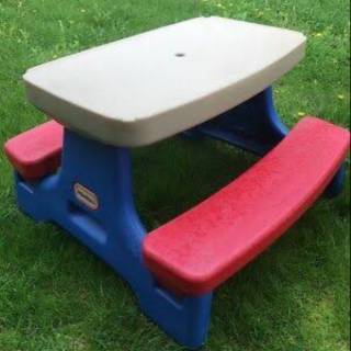 little tikes plastic table and chairs