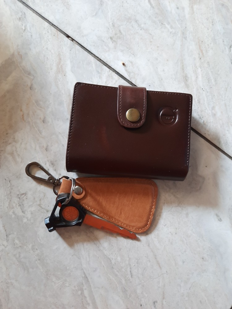 G013 Gantungan Kunci Grafir Custom Segitiga Kulit Sapi Asli 100%