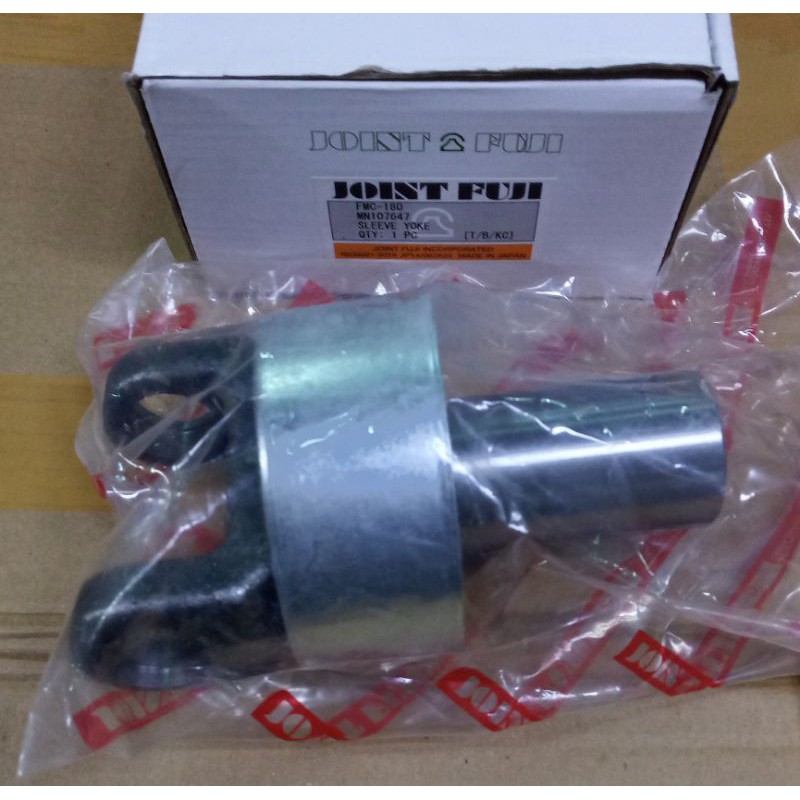 yoke kopel depan strada triton 2500cc transfer mn107647