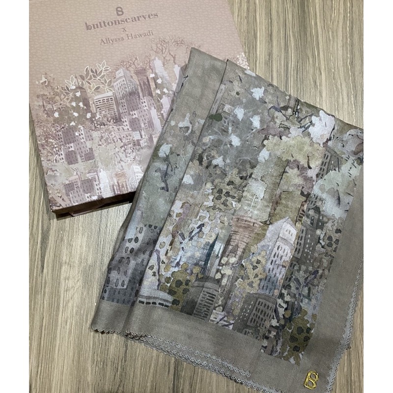 Buttonscarves New york reborn Soho, preloved