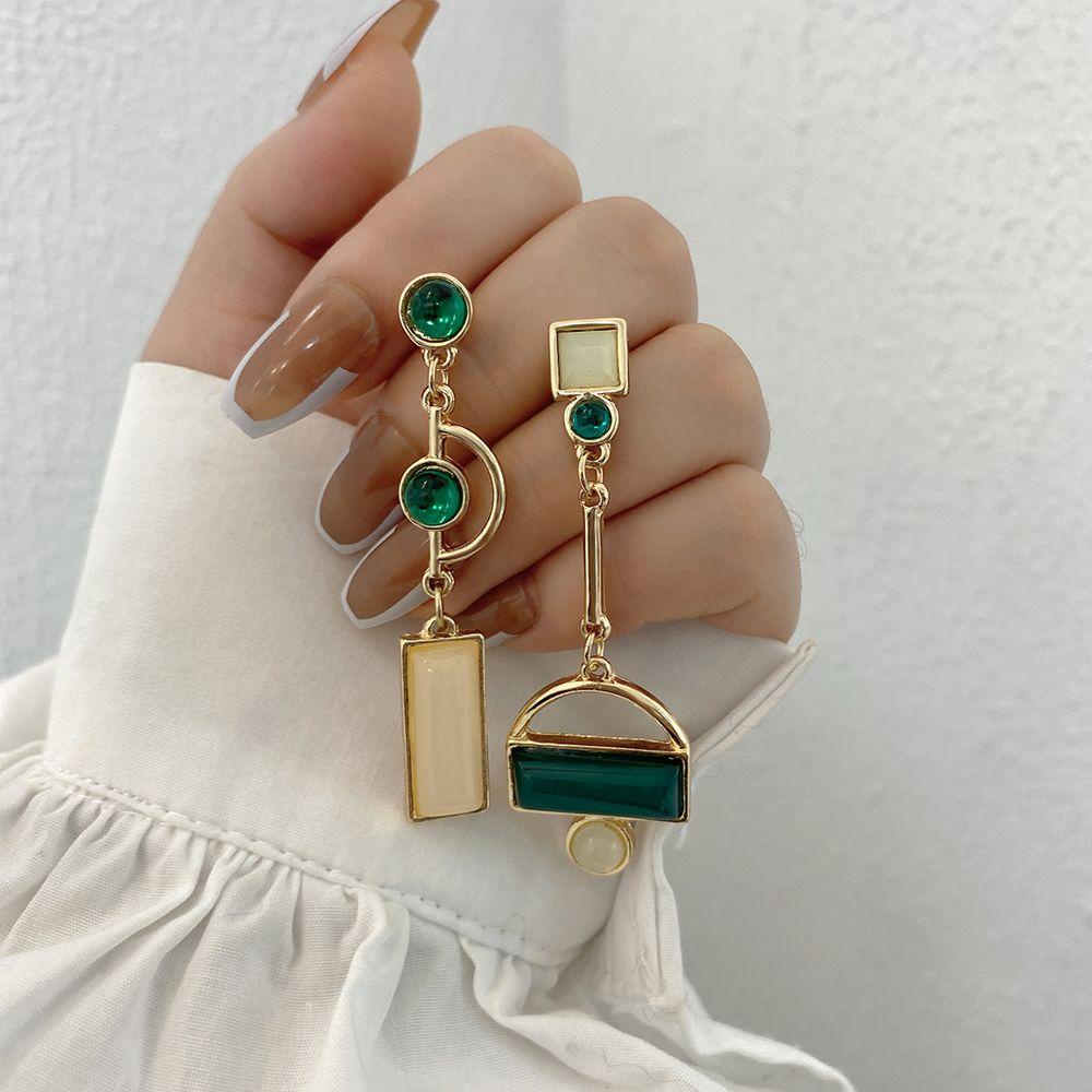 Mxbeauty Anting Drop Asimetris Berlian Imitasi Desain Hijau Rasa Populer Perhiasan Wanita Aksesoris Bulat Gaya Korea Sederhana Logam Gantung Menjuntai Earrings