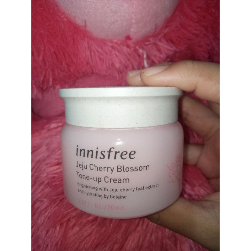 innisfree jeju Cherry blossom tone up cream preloved
