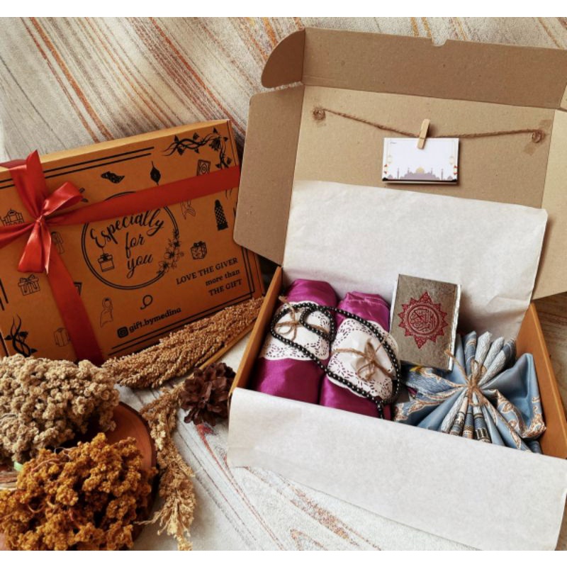 

Kado Hampers Cewek / Wanita Muslimah