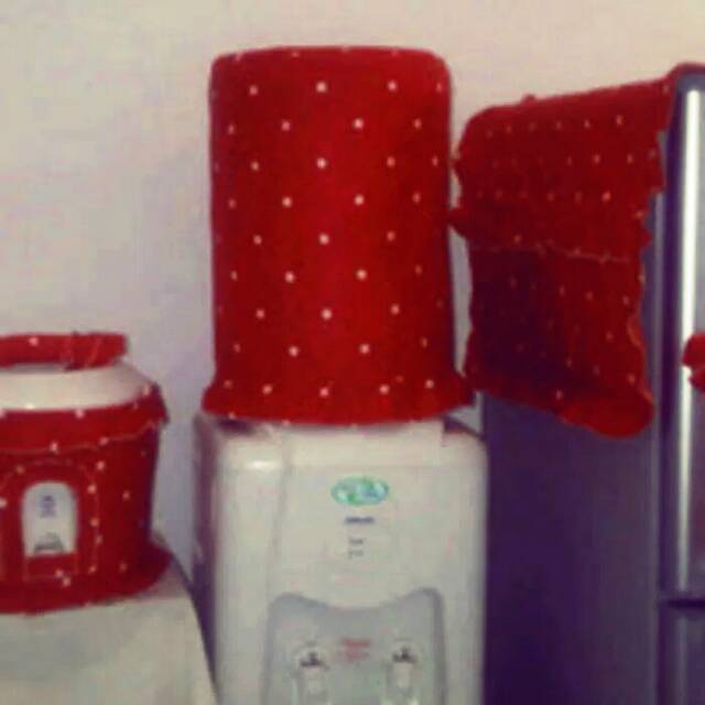 GKM set sarung galon motif dottie merah
