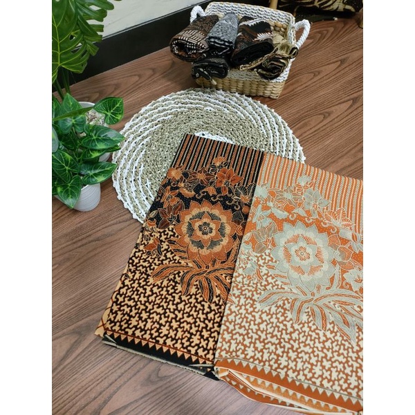 Kain printing Batik Solo motif bunga matahari