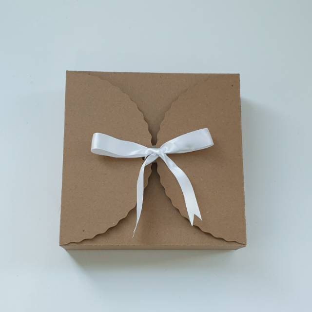 

Seruni Living Box sebaguna ukuran 22x22x5.5 cm