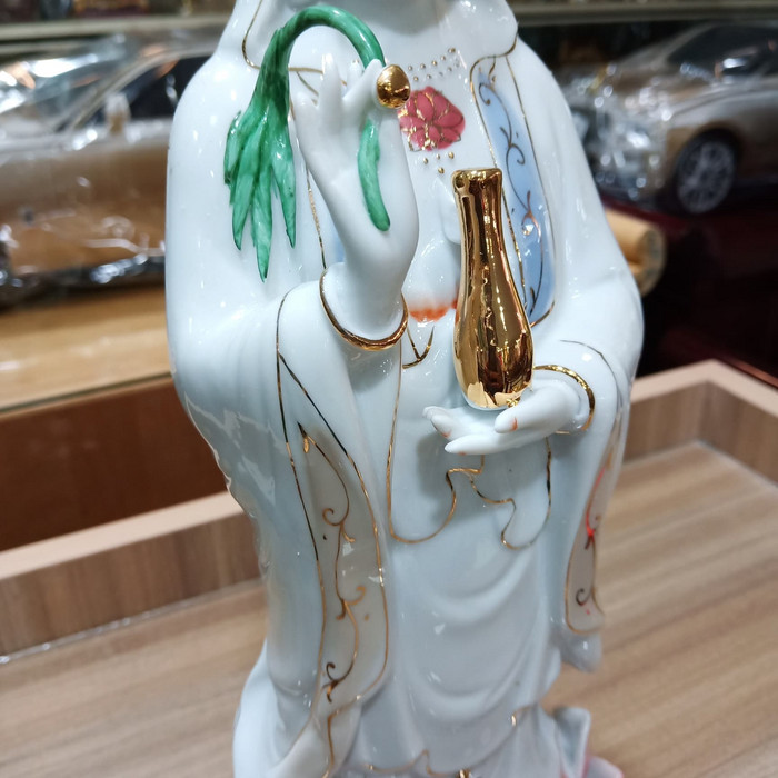 Mars_venus - Patung Kwan Im Berdiri
