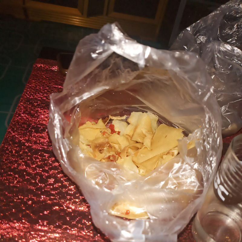 

kripik singkong pedas hot
