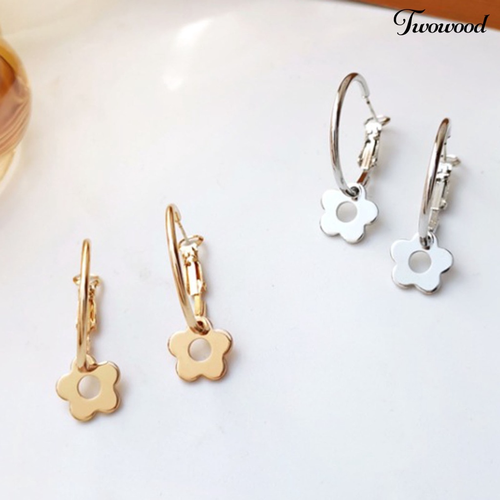 1 Pasang Anting Hoop Bentuk Bunga Bahan Metal Alloy Untuk Liburan