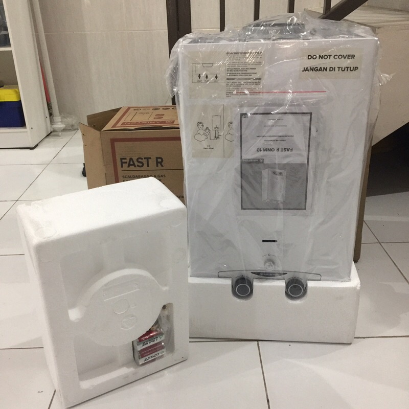WATER HEATER LGP / GAS FAST R 10 LITER