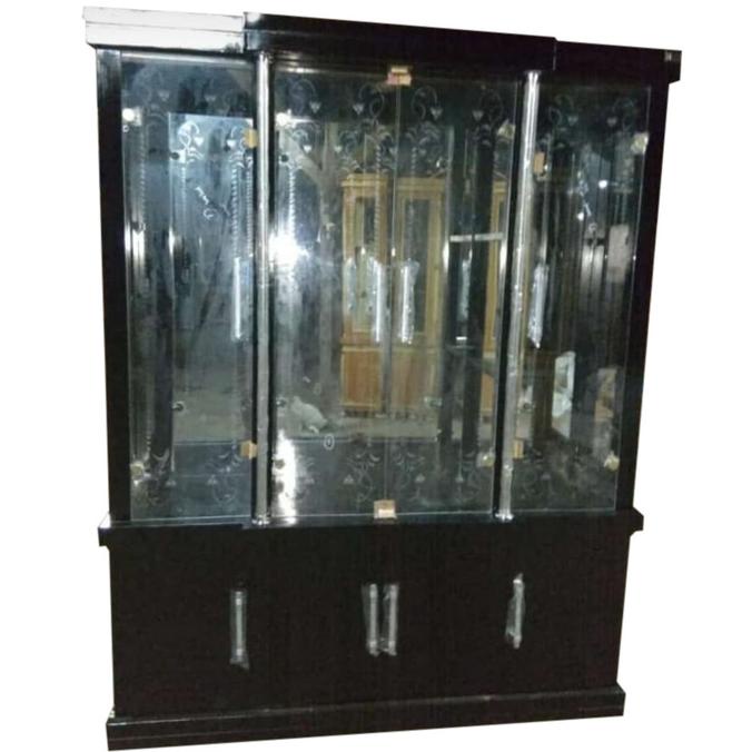 Lemari Pajangan Kristal