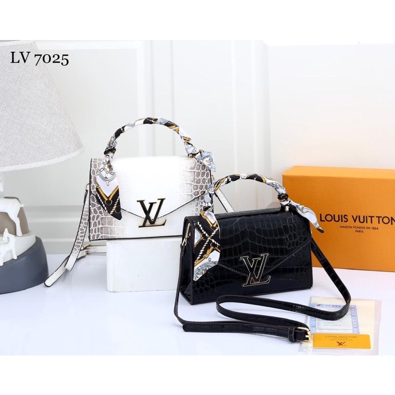 TAS WANITA LV 7025 (WITH BOX )