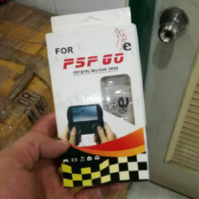 MIKA PSP GO CRYSTAL CASE CASING CHASING KESING PSP GO SALEEEEE