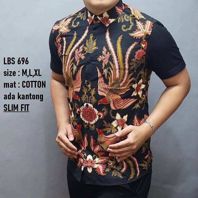 LBS 696 HEM KEMEJA BATIK PRIA SLIMFIT LENGAN PENDEK LUIGI BATANI