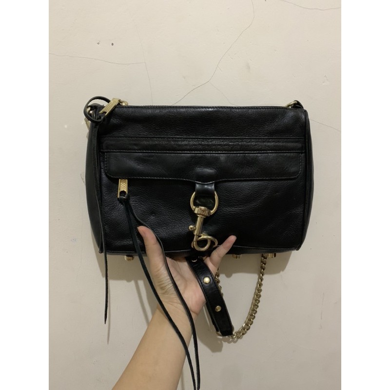 TAS SLING HITAM REBECCA MINKOFF