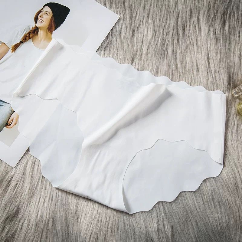 LINGERIEMASTER - (C-20) CELANA DALAM WANITA PREMIUM QUALITY SEAMLESS Motif Bunga CD Push Up-C-20 Putih