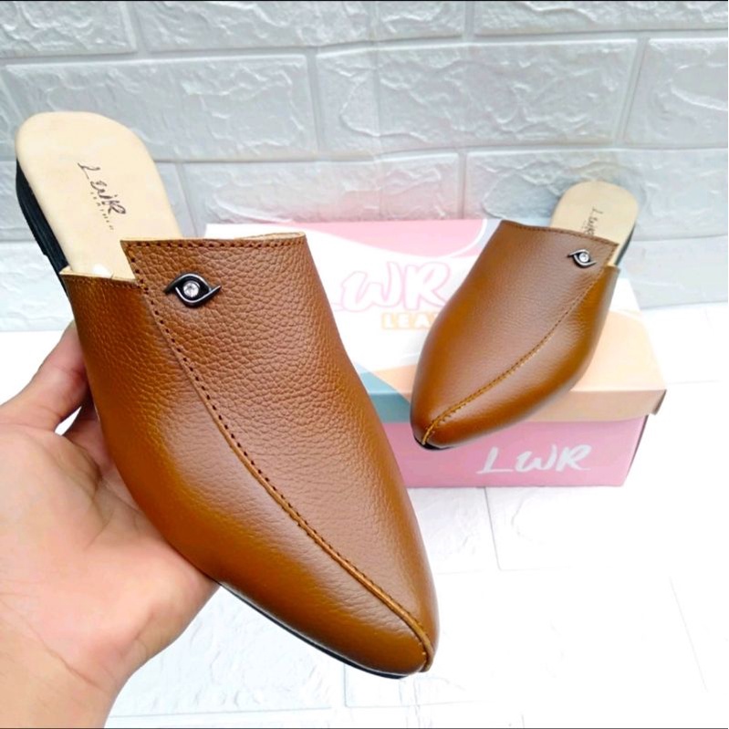 sepatu kasual wanita terbaru //flat shoes wanita asli kulit //sepatu bustong warna coklat muda