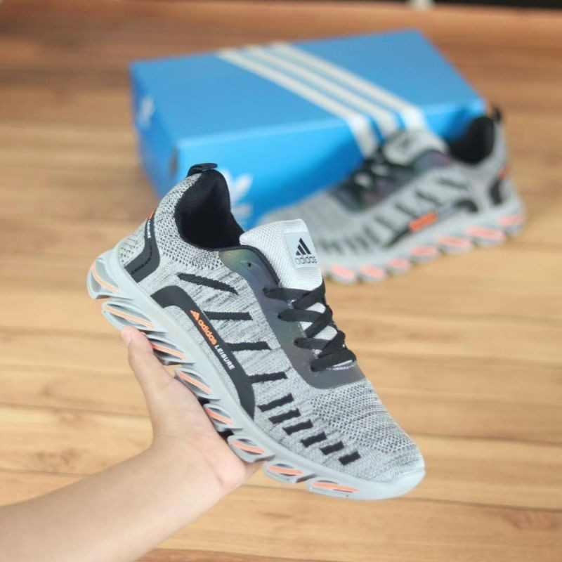 Sepatu adidas pria running springblade size 39-44