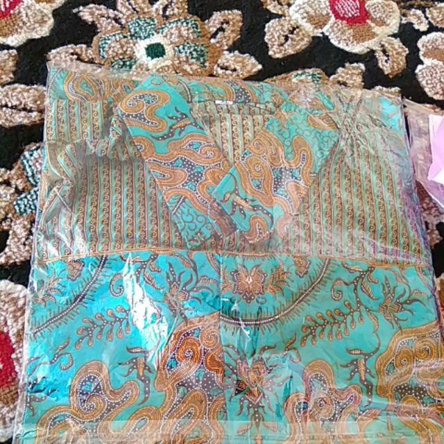 Hem Cowok Naga Hijau Seragam