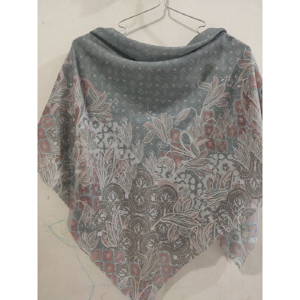 Preloved Buttonscarves Maharani Dhusar