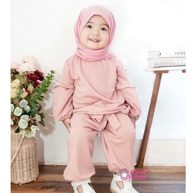 One Set Anak Perempuan Alika Series Newborn 0 Bulan - 5 Tahun