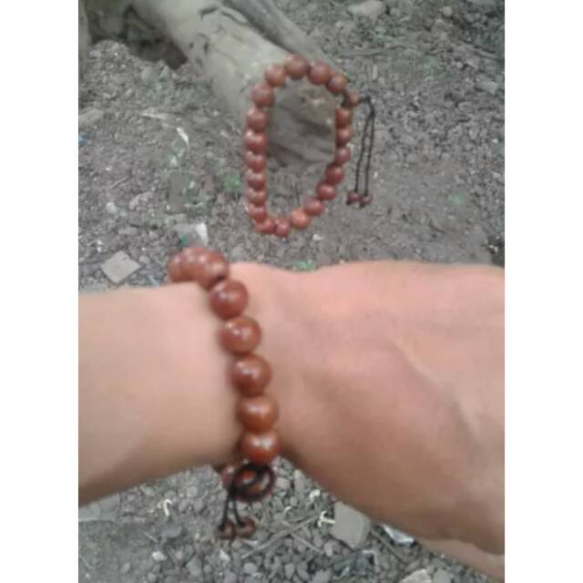 Gelang kayu ulin manang timbul di air