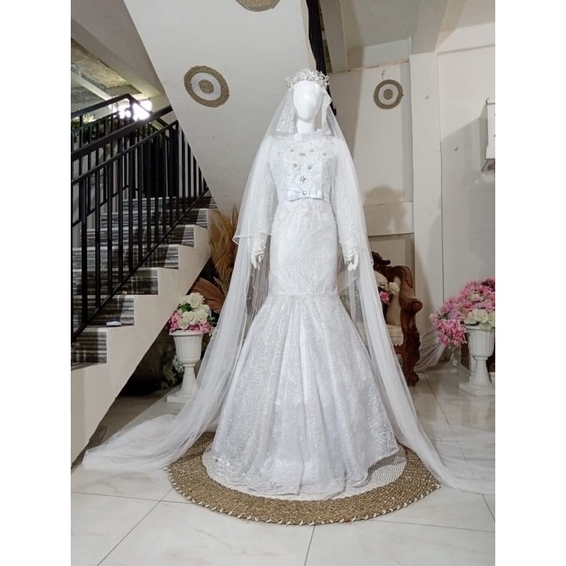 gaun pengantin warna putih model duyung