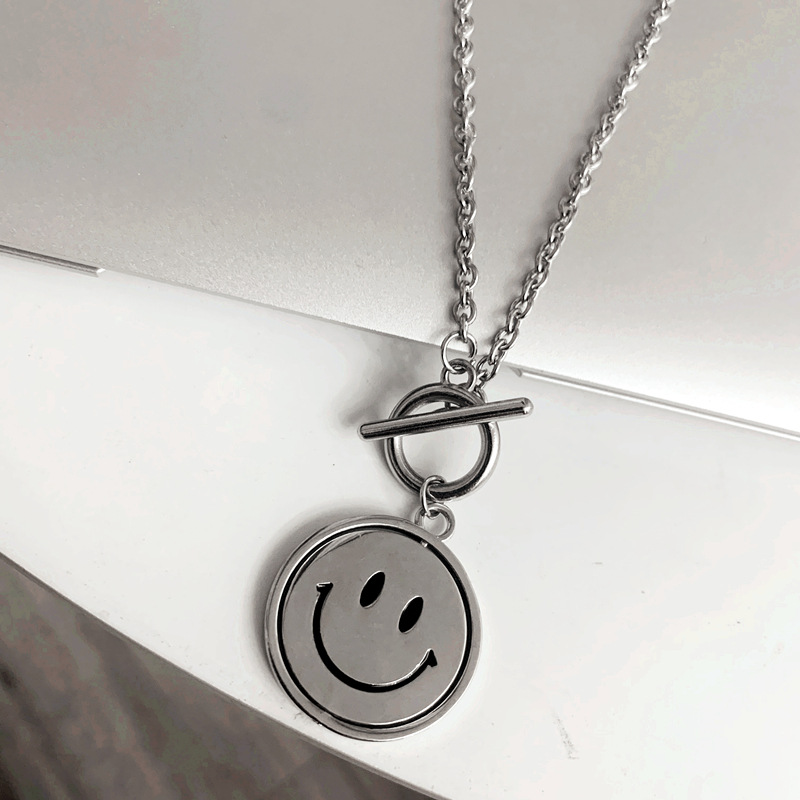 Unisex Rotating Smiley Face Necklace Hip Hop Street Couple Double Face Expression Necklace Jewelry Accessories