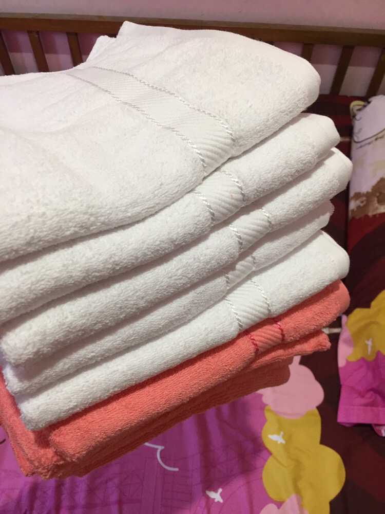 Handuk Merah Putih Polos, Nusantara Dan Chalmer Tanggung Ukuran 50x100  By Terry Palmer