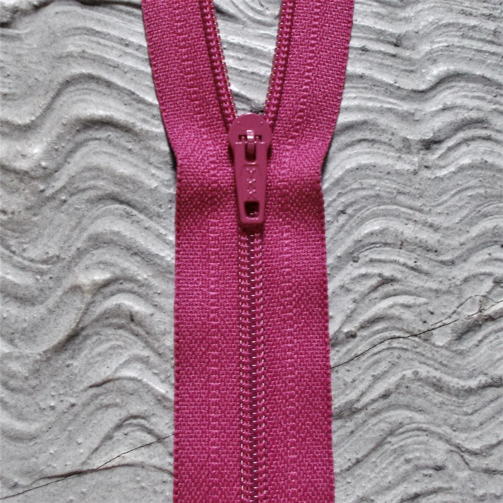 Resleting YKK 30 cm Ungu Dusty