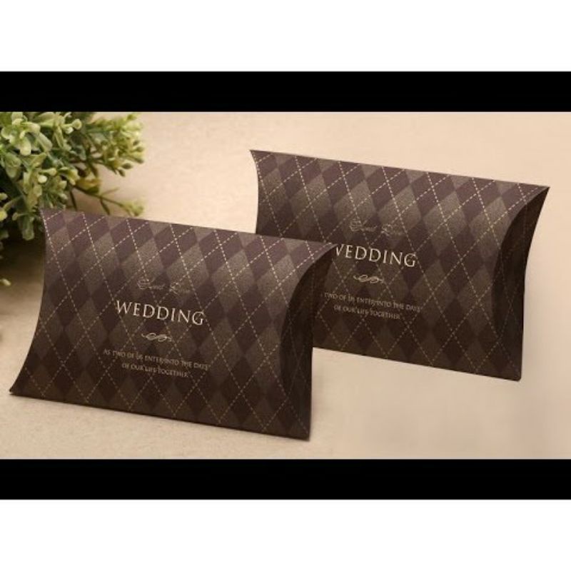 

CUSTOME PILLOW BOX CETAK LOGO SUKA-SUKA COCOK UNTUK (MASKER, HIJAB, SARUNG TANGAN, SOUVENIR DLL)